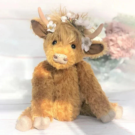 RoyaleGlow Highland Ko med Blommor Plyschleksak 25cm Carvallo