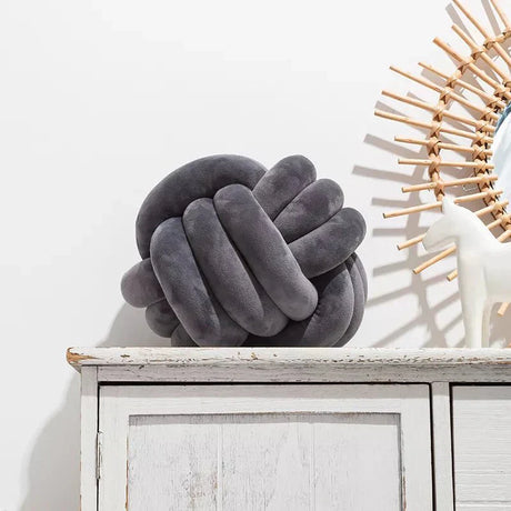 Dekorativ Knuten Suede Effekt Boll Mjuk Kudde Pillow Carvallo