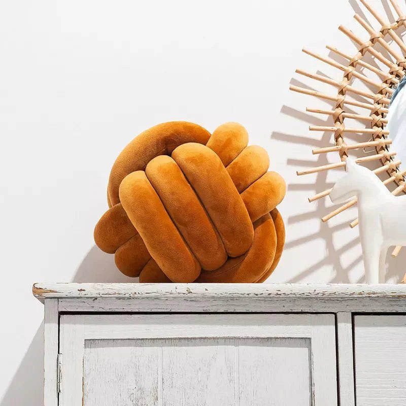 Dekorativ Knuten Suede Effekt Boll Mjuk Kudde Pillow Carvallo