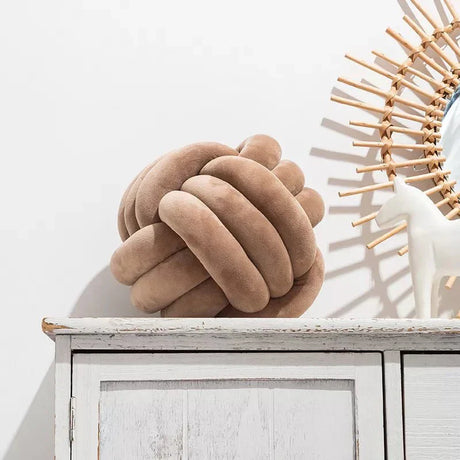 Dekorativ Knuten Suede Effekt Boll Mjuk Kudde Pillow Carvallo
