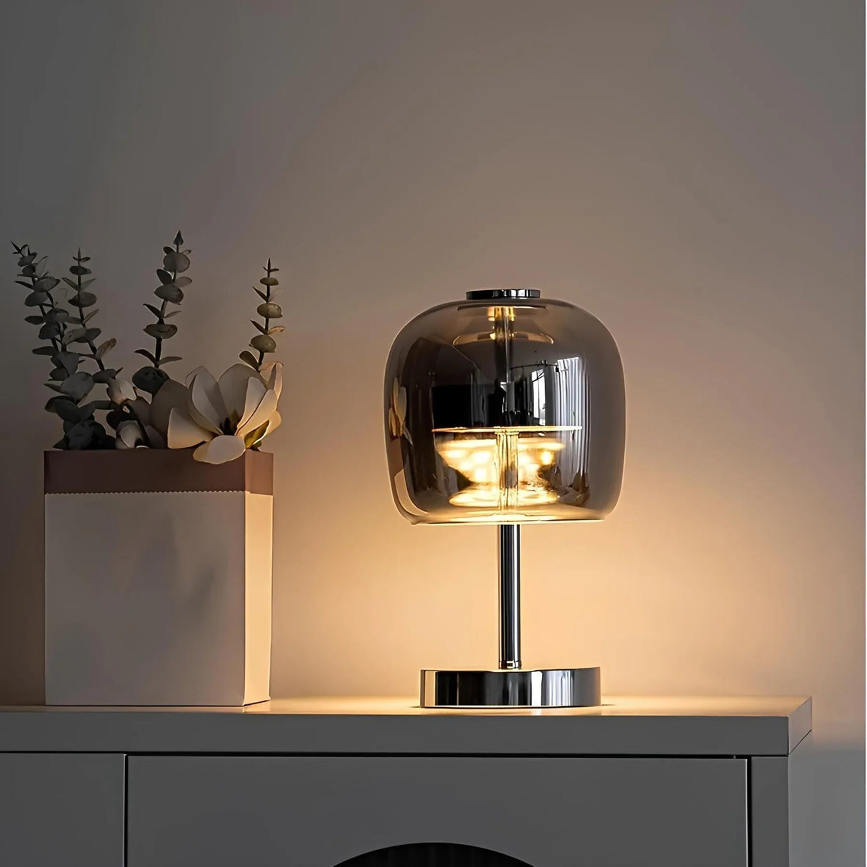 NordicGlow – Minimalistisk bordslampa i glas med varmt omgivande ljus Carvallo