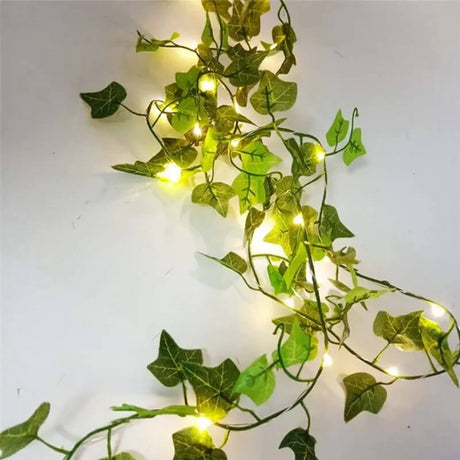 VineGlow – Batteridriven Ljusslinga med Gröna Blad | Skapa Mysig Stämning i Hemmet eller Trädgården-Light Ropes & Strings-BB-Tvåfärgade Ivy Vines-2m 20 lysdioder-Hemnix