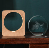 LumiWood - 3D Trä Nattlampa med Gravyr och Varm LED-belysning Carvallo