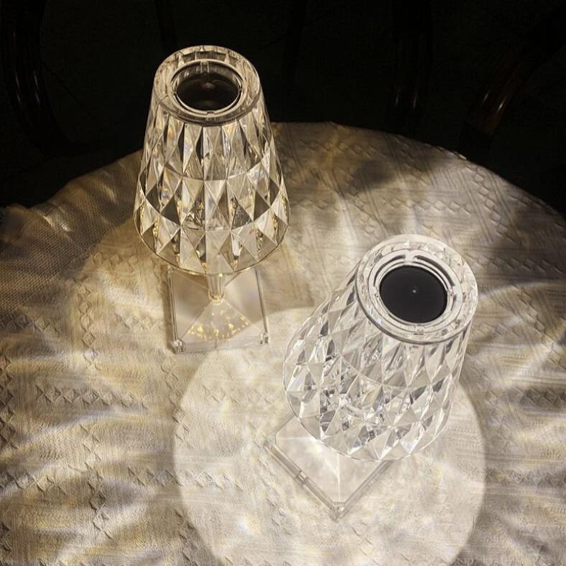 Fascinerande diamantglas bordslampa Carvallo