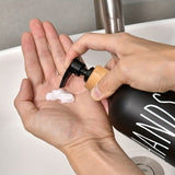 Modern tvålpump med träfat - För ett stiligt badrum Carvallo