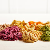 Elektrisk Pastamaskin - 180W Nudelmaskin med 6 Formskivor Carvallo