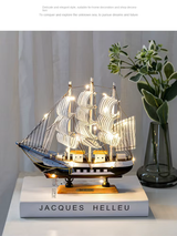 Royaleva Nordic Wooden Sailboat Sculpture - LED Belyst Dekorationsstycke, Batteridriven Carvallo