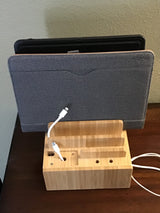 Carvallo ChargeDock Laddningsstation i bambu | 5-portars USB & Organiserare | För smartphone, surfplatta & smartklocka | Inkl. Kabelset Carvallo