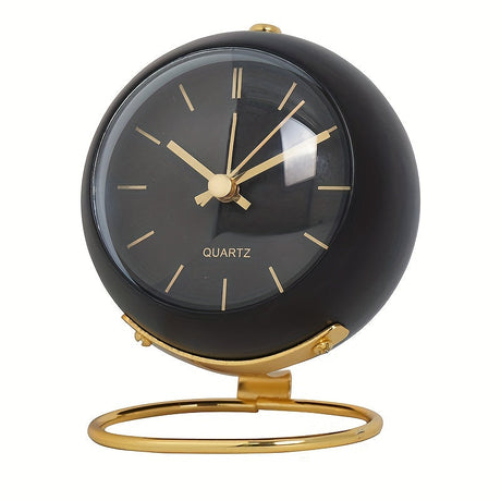 Nordic Silent Desk Clock – Luminösa Visare & Metallram Carvallo