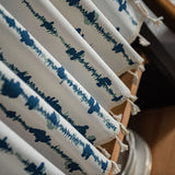 Blå ECG fransgardin i bomulls- och linneväv Carvallo