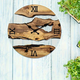 Stylisk akrylväggklocka med naturligt träådringdesign Carvallo