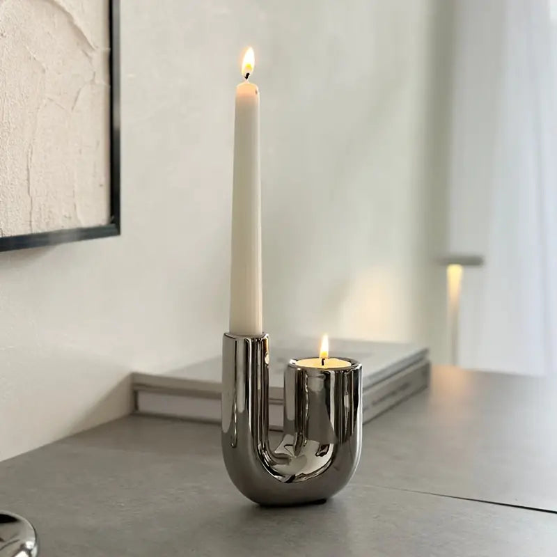 Elegant Silver Candle Holder with Minimalist Design Carvallo