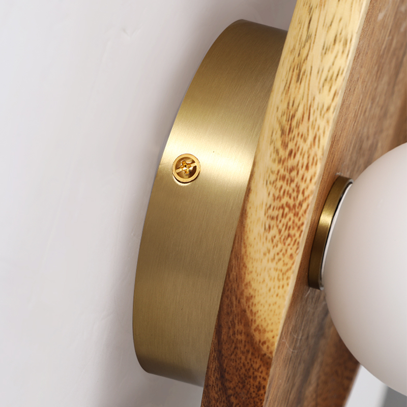 WoodGlo – Minimalistisk V�gglampa i Massivt Trä med LED-belysning Carvallo