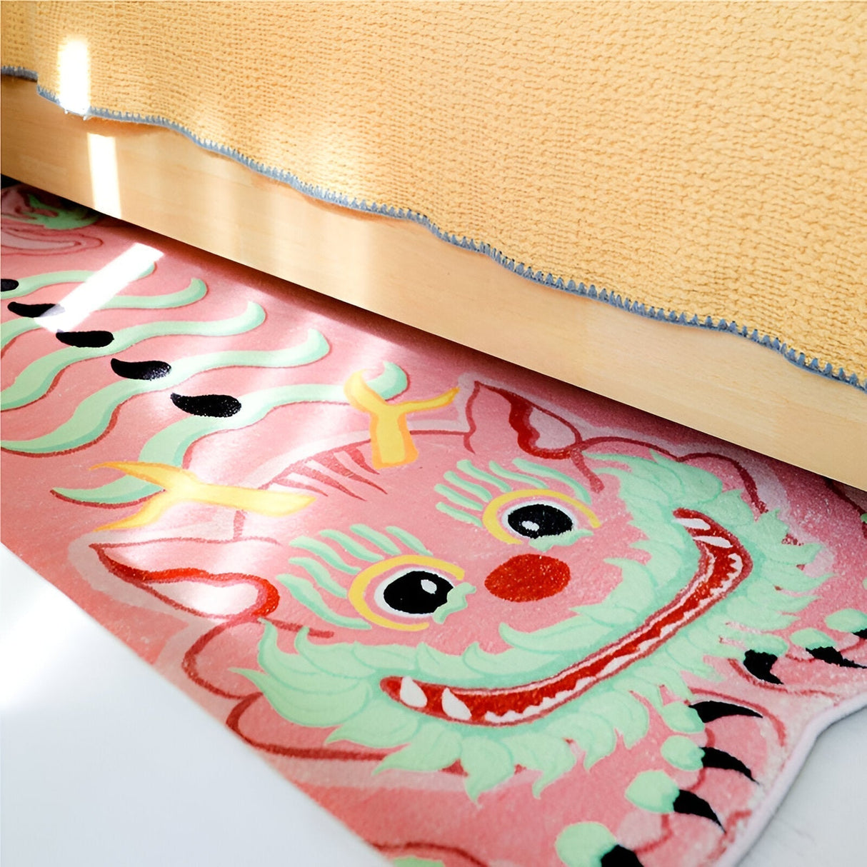 SnuggleNest - Rund matta med nyckfullt drakeskratt MILA Sverige