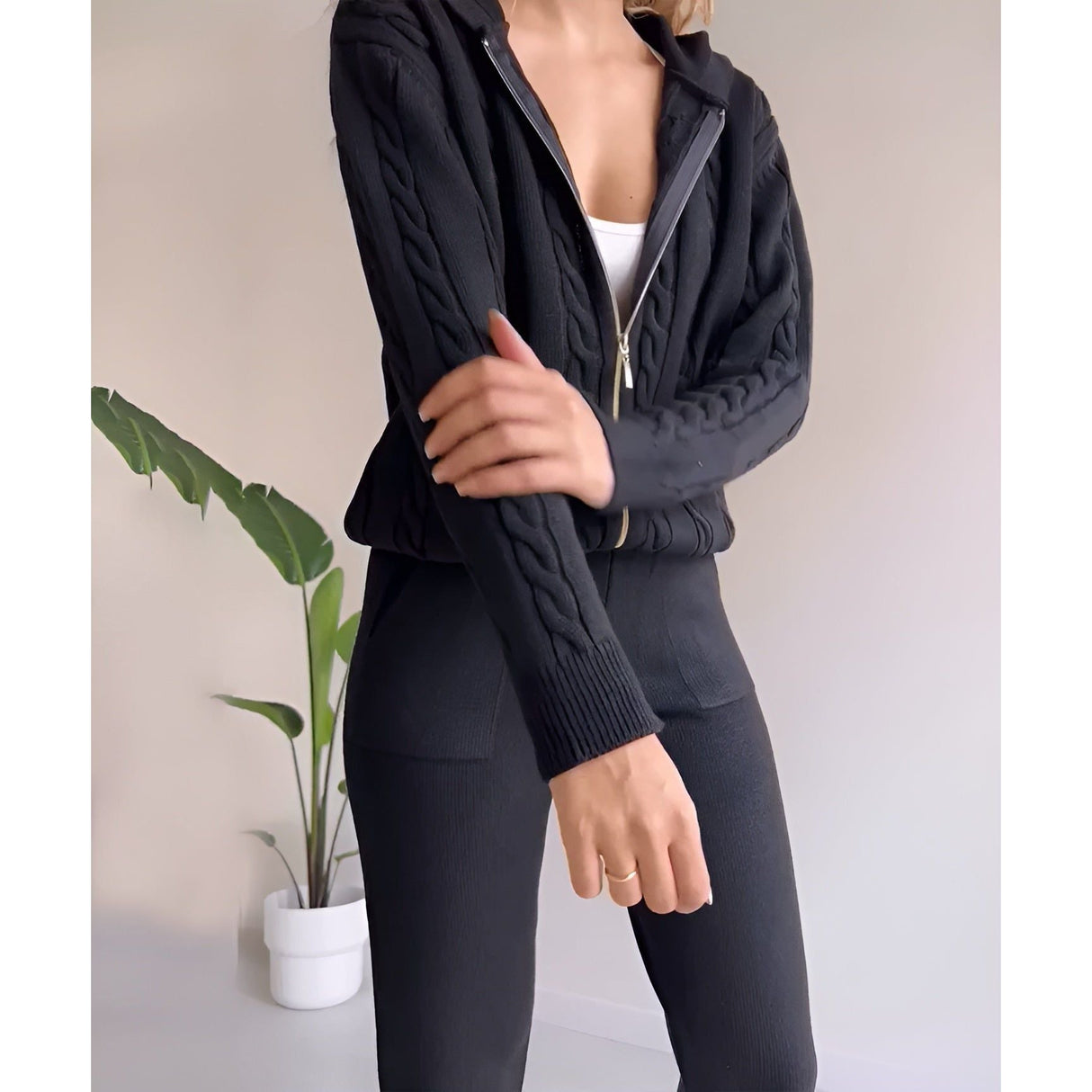 Millie Set - Stickad tvådelad hemmakostym för kvinnor (Mysig tröja + Byxor) Carvallo