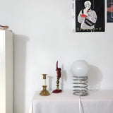 Spring Moon Glow - Elegant och minimalistisk måne på vår bordslampa Carvallo