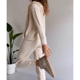 Millie Set - Stickad tvådelad hemmakostym för kvinnor (Mysig tröja + Byxor) Carvallo