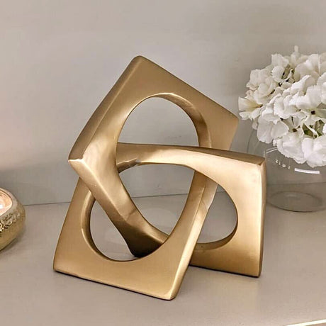 Luxe Gold Interwoven Knot Sculpture – Elegant modern accent MILA Sverige