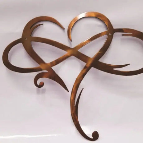 IronEcho – Handsmidd Väggskulptur med Infinity Heart MILA Sverige