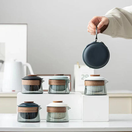 Bärbar och stiligt teset med tekanna och koppar – Perfekt för resan Carvallo