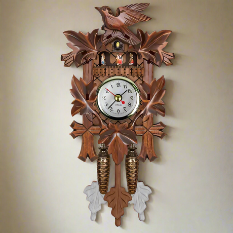 LuxRoyale Retro Kuckucksväggur med Pendeldesign Carvallo