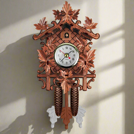 LuxRoyale Retro Kuckucksväggur med Pendeldesign Carvallo