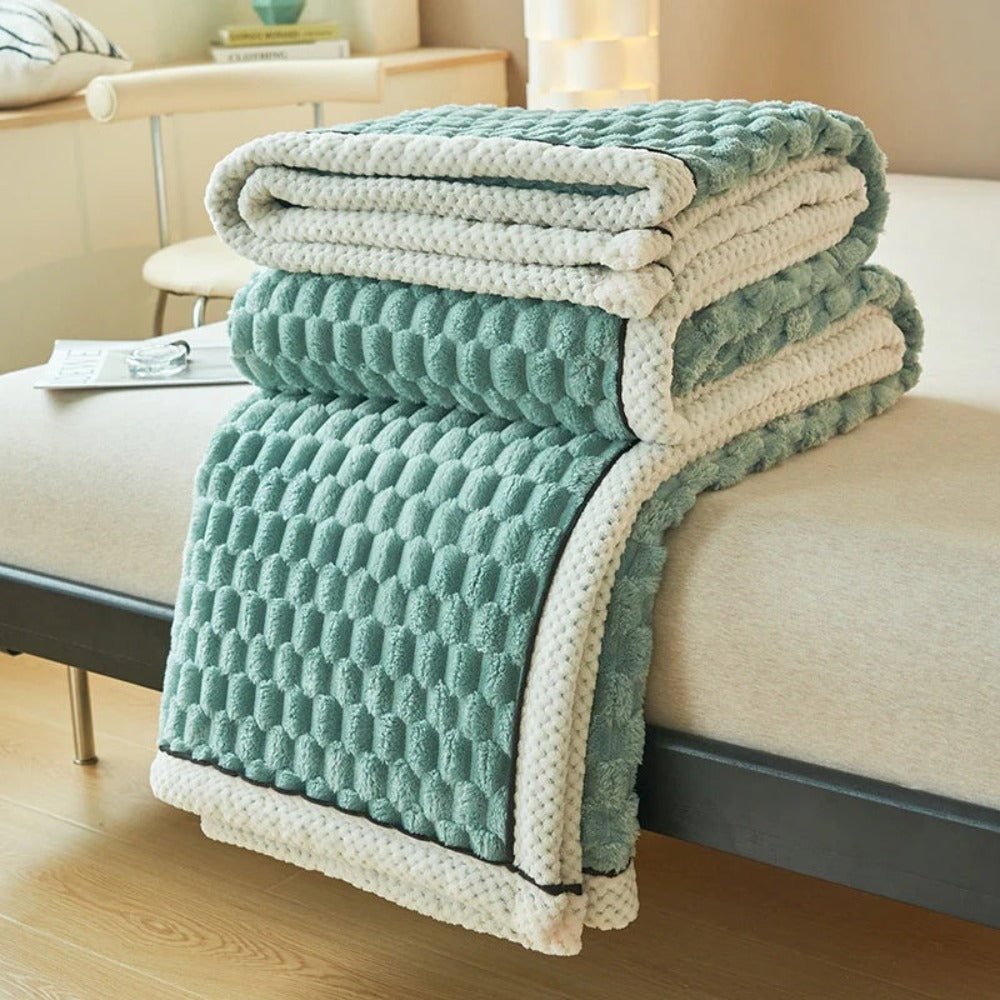 Cloud Cuddle Blanket – Gentle Touch for Elegant Interiors Carvallo