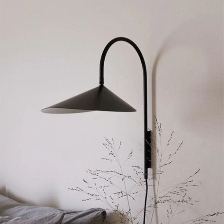 Modern vägglampa | Arum lampa med justerbar kronblad | Skugga järnram | 19 tum | Brick by Brick Carvallo