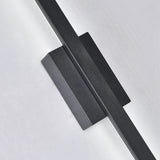 Industriell LED-vägglampa | Slim linjär järnkropp | Modern varm belysning | 24–47 tum | Brick by Brick Carvallo