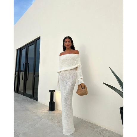 Anika Dress - Elegant bodycon knit dress with off-shoulder design Carvallo