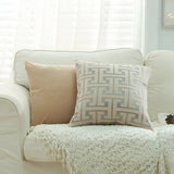 Jacquard Chenille Kuddöverdrag - Röd Guld Broderad Design Carvallo