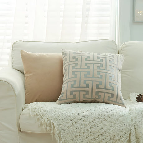 Jacquard Chenille Kuddöverdrag - Röd Guld Broderad Design Carvallo