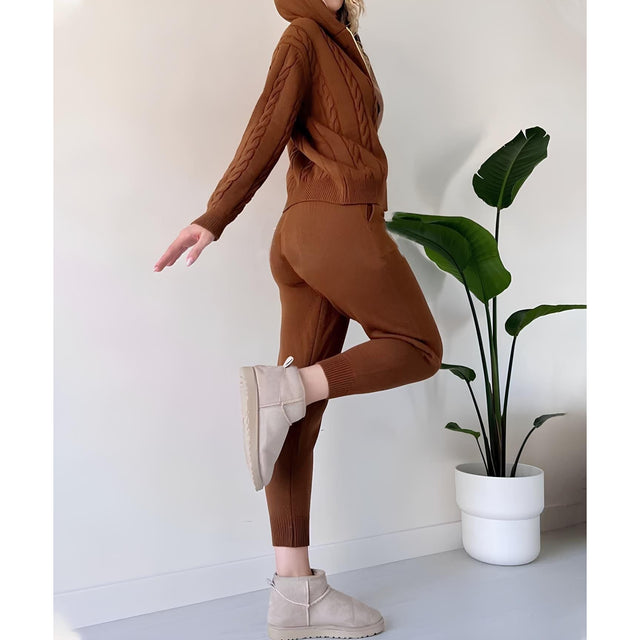 Millie Set - Stickad tvådelad hemmakostym för kvinnor (Mysig tröja + Byxor) Carvallo