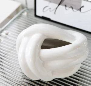 SleekTouch – Modern näsdukshållare MILA Sverige