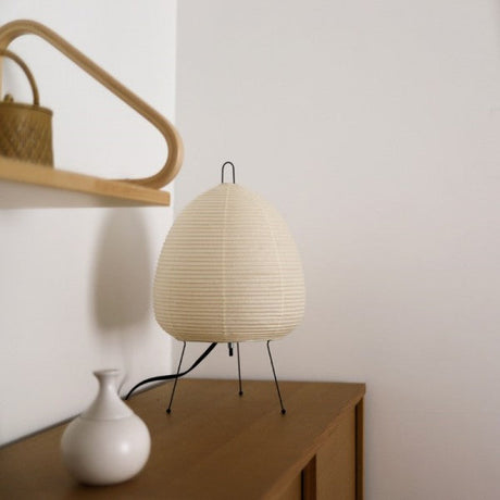 Akari Japansk Sänglampa med Papperskjol, Zen Stil Carvallo