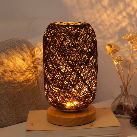 Rattan och trä sänglamp med modern bokdesign Carvallo