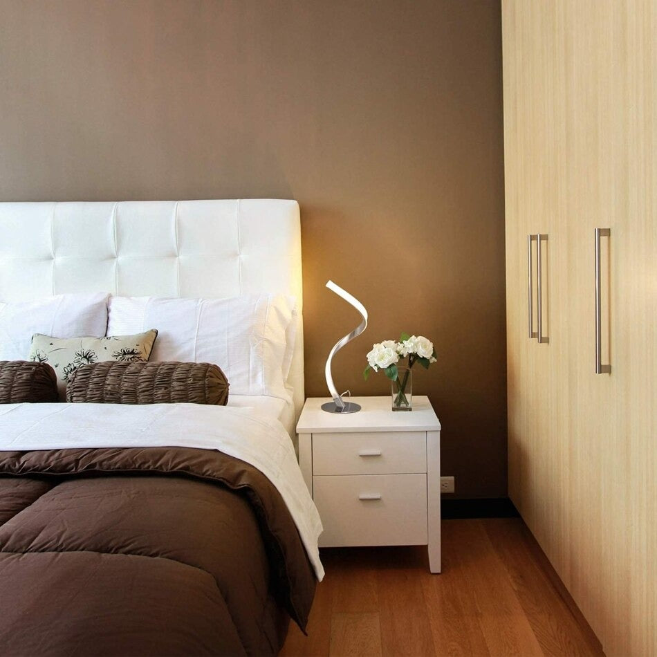 Spiral Bordslampa i Modern Aluminium – Sänglampa med LED & Varmt Ljus Hemnix