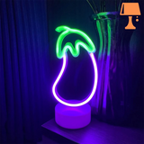 NeonGlow - Aubergine lamp med lila kropp med ljusgrön neonstam för lekfull belysning Carvallo
