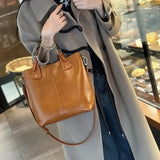 VelvetaBag - Elegant Läderaxelväska för Stil och Funktion i Äkta Läder-Shoulder Bags-BB-Hemnix
