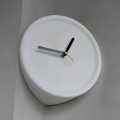 Hörnväggur – Dekorativ design med tyst kvartsvärk | Ideal för varje rumshörn Carvallo