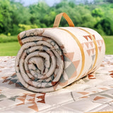 Picknickfilt med rutigt mönster – Vattentålig & Fällbar | Idealisk för Park, Strand & Camping Carvallo