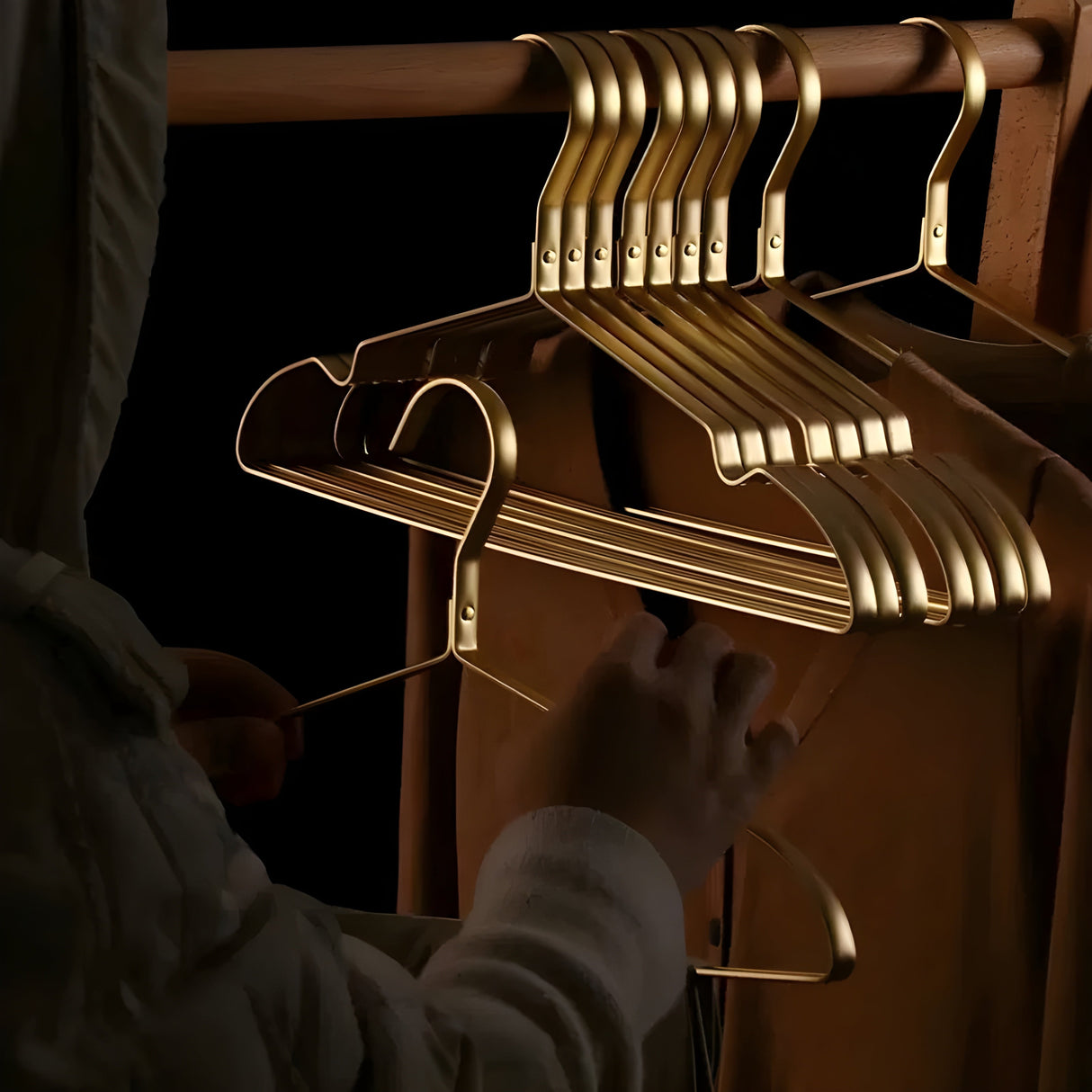 CozyRack Hanger - Hållbar metallklädhängare Carvallo