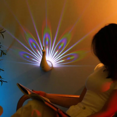 PeacockGlow – Fjärrstyrd Peacock Projektorlampa med Färgglad Atmosfär | Kreativ Nattlampa för Sovrum och Hem-Night Lights & Ambient Lighting-BB-Hemnix