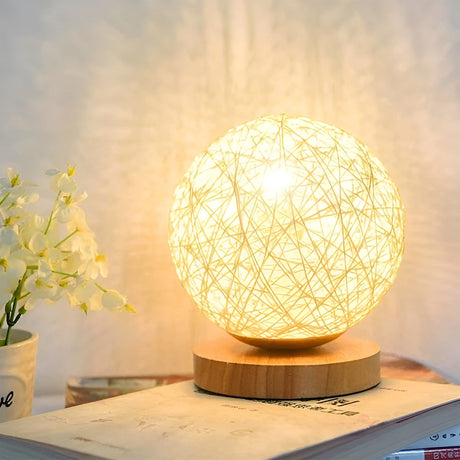 TwineGlow Lampa - Modern USB-uppladdningsbar Rattan Bordslampa Carvallo