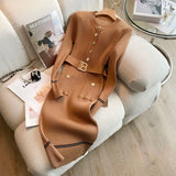 Stickad klänning med halvknäppning för kvinnor Bellasverige