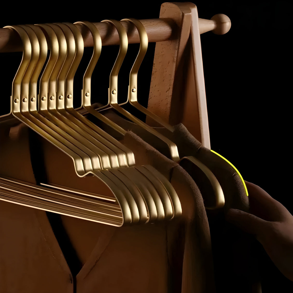 CozyRack Hanger - Hållbar metallklädhängare Carvallo