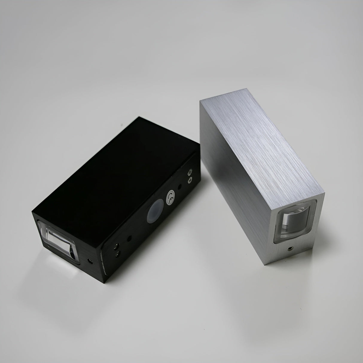 LED vägglampa i betongutseende – Väderbest belysning för inomhus- och utomhusbruk Carvallo