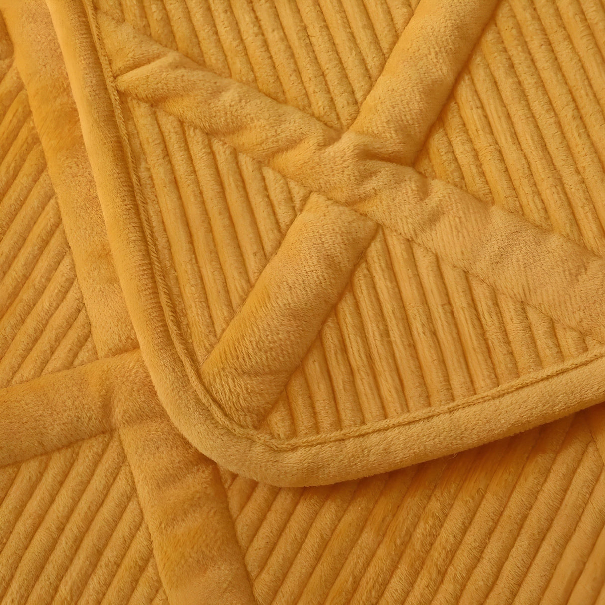 CorduroyComfort Täckning - Lättsam, Halkfri Sammetsofaöverdrag Carvallo