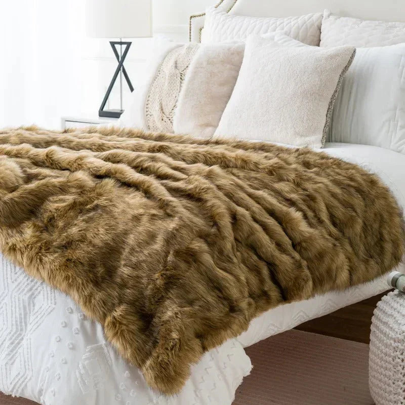 Plush Faux Fur Blanket – Elegant och Mysig Heminredning Carvallo