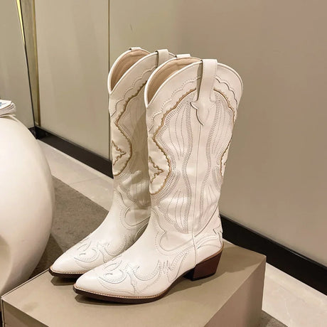 Broderade mid calf-stövlar för kvinnor Bellasverige
